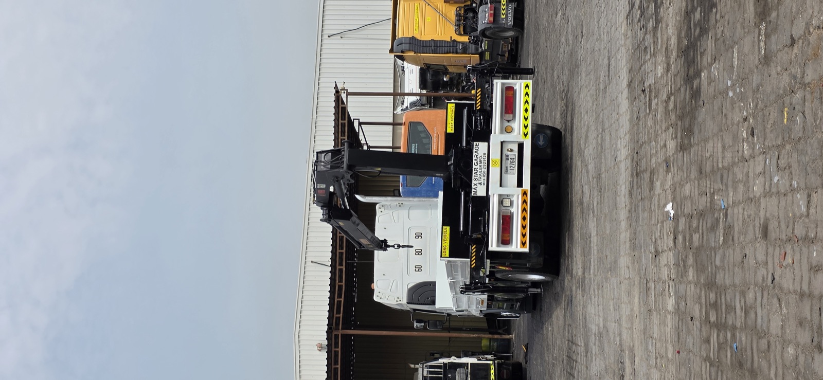 45ft Tri-Axle Heavy Flat-Bed Trailer